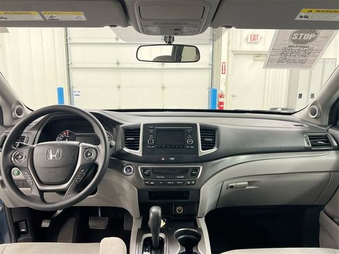 Used 2017 Honda Pilot LX image 3