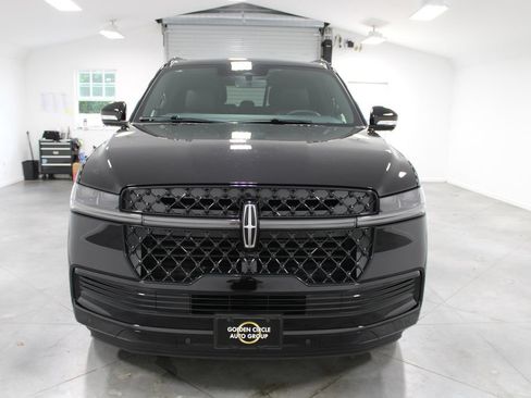 New 2027 Lincoln Navigator Reserve w/ Jet Appearance Package AWD/4WD image 2