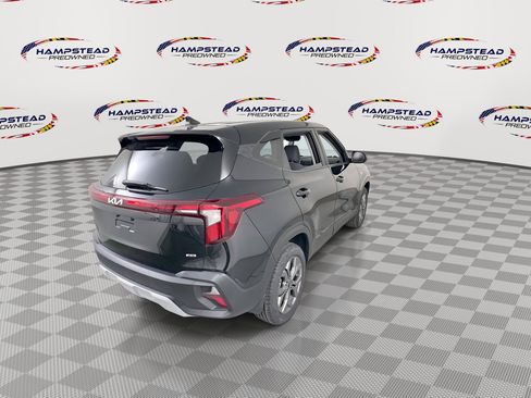 Used 2024 Kia Seltos LX image 8