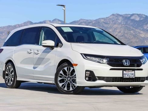 Certified 2025 Honda Odyssey Elite image 2