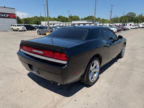 Used 2012 Dodge Challenger SXT Plus RWD image 3