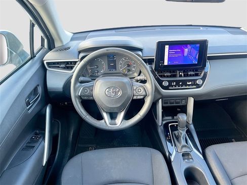 Used 2024 Toyota Corolla Cross LE image 20