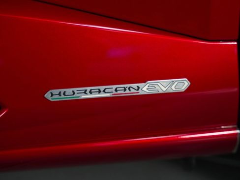 Used 2021 Lamborghini Huracan EVO AWD/4WD image 16