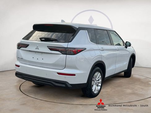 New 2026 Mitsubishi Outlander ES AWD/4WD image 3