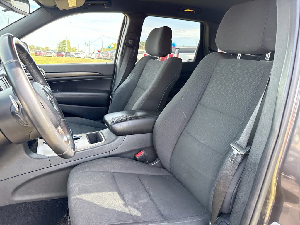 Used 2014 Jeep Grand Cherokee Laredo w/ Quick Order Package 23E AWD/4WD image 12