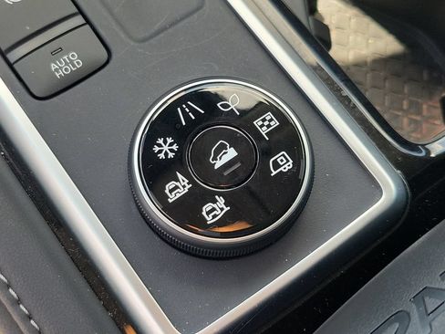 Certified 2026 Nissan Pathfinder SV AWD/4WD image 29