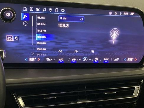 Certified 2025 Chevrolet Traverse LT image 12