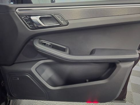 Certified 2024 Porsche Macan GTS AWD/4WD image 24