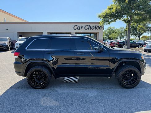 Used 2020 Jeep Grand Cherokee Laredo AWD/4WD image 7