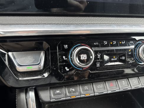 Used 2022 GMC Sierra 1500 Denali AWD/4WD image 27
