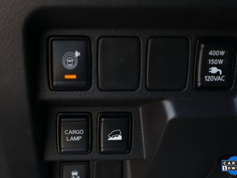 Used 2024 Nissan Frontier SL w/ Technology Package image 16