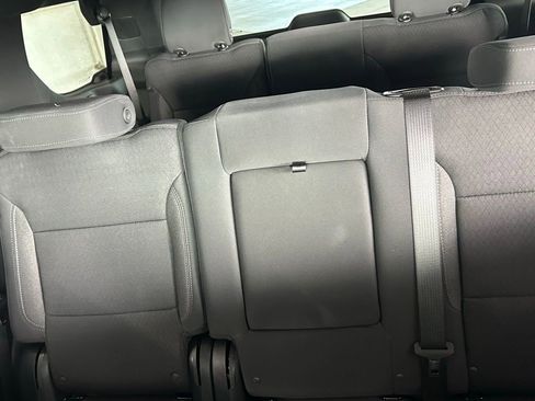 Used 2025 Chevrolet Tahoe LS image 13