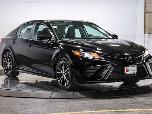 Certified 2020 Toyota Camry SE w/ Carpet Mat Package FWD image 5