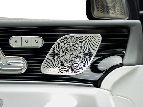 Used 2025 Mercedes-Benz Maybach GLS 600 4MATIC image 74