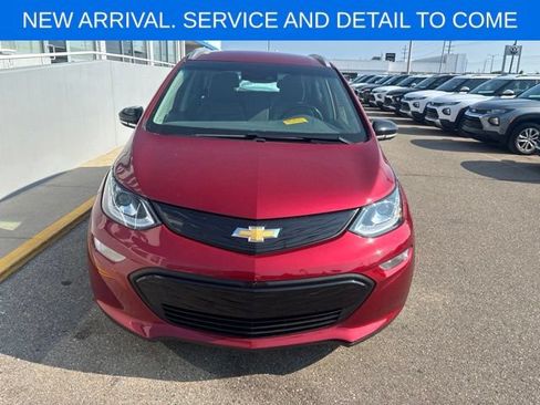 Used 2020 Chevrolet Bolt Premier w/ Infotainment Package FWD image 3