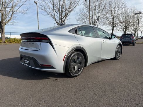 Used 2026 Toyota Prius LE image 7