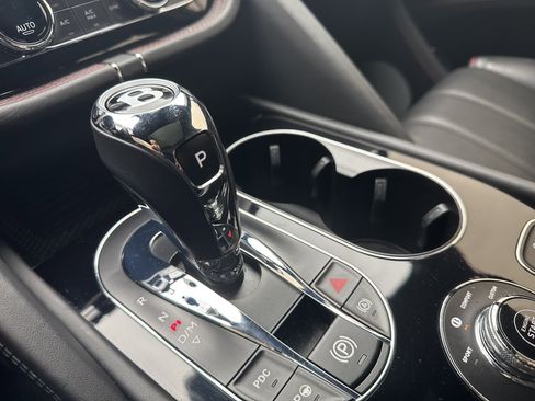 Used 2022 Bentley Bentayga image 18