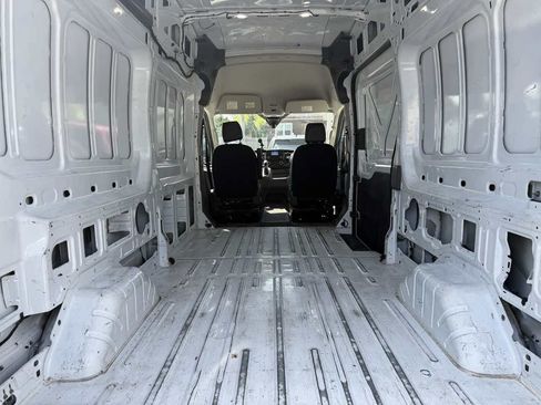 Used 2023 Ford Transit 250 148 High Roof AWD image 18