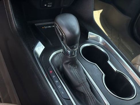 Used 2023 Chevrolet Traverse Premier image 28