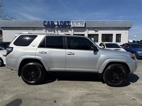 Used 2016 Toyota 4Runner SR5 RWD image 13