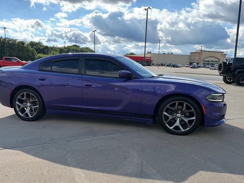 Used 2016 Dodge Charger R/T w/ Plus Group RWD image 25