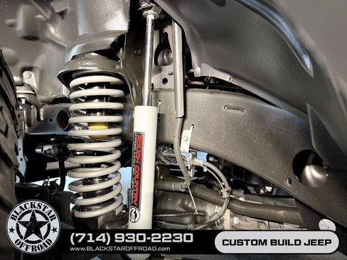 Used 2024 Jeep Wrangler Unlimited Rubicon 4xe AWD/4WD image 29