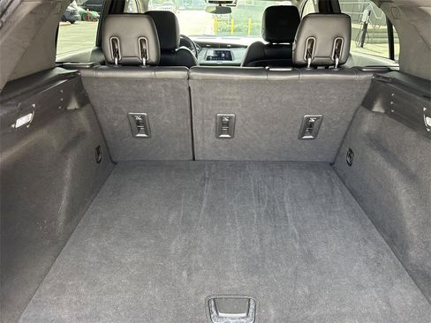 Used 2023 Cadillac XT4 Premium Luxury image 23