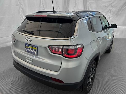 Used 2025 Jeep Compass Limited AWD/4WD image 7