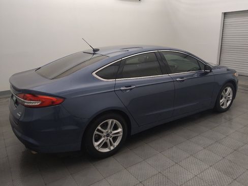 Used 2018 Ford Fusion SE w/ Fusion SE Technology Package FWD image 10