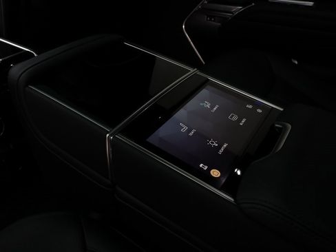 New 2025 Land Rover Range Rover Long Wheelbase Autobiography image 18