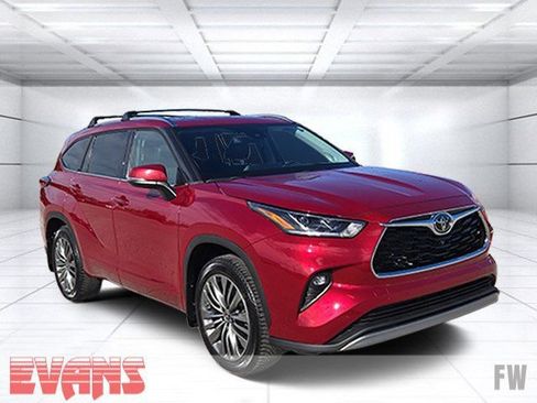 Used 2021 Toyota Highlander Platinum AWD/4WD image 1