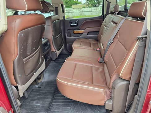 Used 2014 Chevrolet Silverado 1500 High Country w/ High Country Premium Package AWD/4WD image 36