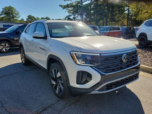 New 2026 Volkswagen Atlas Cross Sport SE FWD image 3