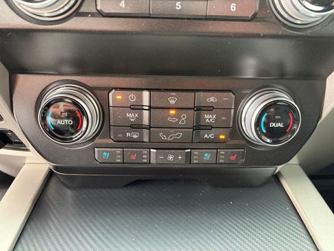 Used 2019 Ford F150 Lariat w/ Equipment Group 502A Luxury AWD/4WD image 24