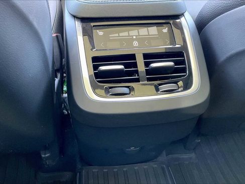 Used 2025 Volvo XC90 B5 Plus w/ Protection Package Premier image 38