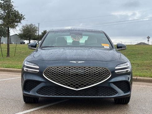 Used 2025 Genesis G70 2.5T image 3