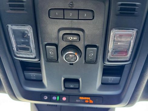 Used 2023 Cadillac Escalade ESV V image 22