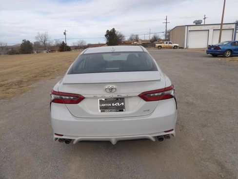 Used 2024 Toyota Camry SE image 7