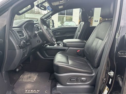 Used 2018 Nissan Titan SL w/ Midnight Edition image 15