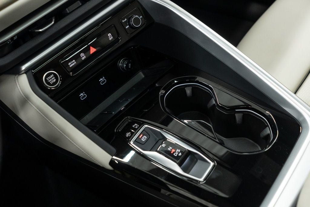 Used 2025 Audi Q5 Premium Plus AWD/4WD image 39