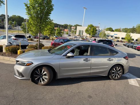 Used 2023 Honda Civic EX-L image 5