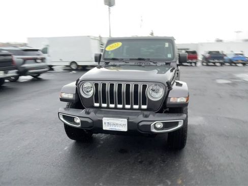 Used 2022 Jeep Wrangler Unlimited Sahara w/ Cold Weather Group image 3