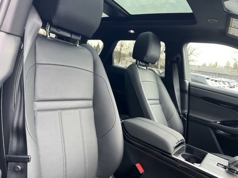 New 2025 Land Rover Range Rover Evoque Dynamic SE AWD/4WD image 11