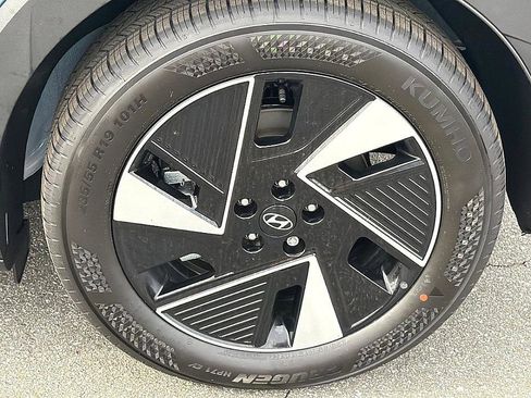 New 2026 Hyundai Ioniq 5 SE image 5