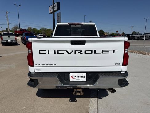 Used 2022 Chevrolet Silverado 2500 LTZ w/ LTZ Plus Package AWD/4WD image 4