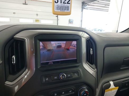 Used 2025 Chevrolet Silverado 1500 W/T image 18