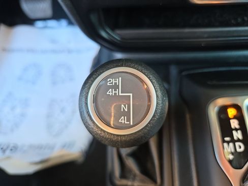 Used 2024 Jeep Wrangler Unlimited Sport AWD/4WD image 25