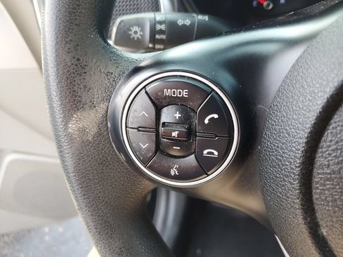 Used 2020 Kia Soul LX FWD image 11