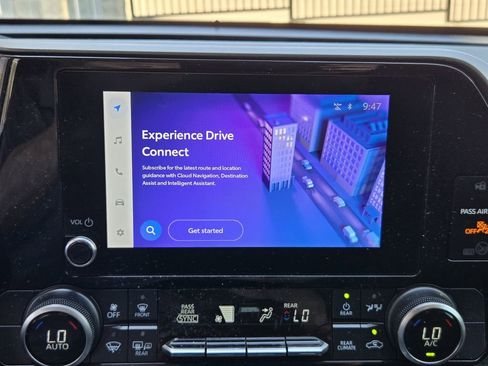 Used 2023 Toyota Highlander LE FWD image 11