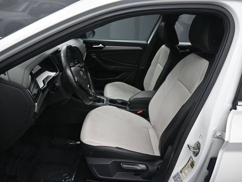 Used 2020 Volkswagen Jetta R-Line w/ R-Line Cold Weather Package FWD image 19